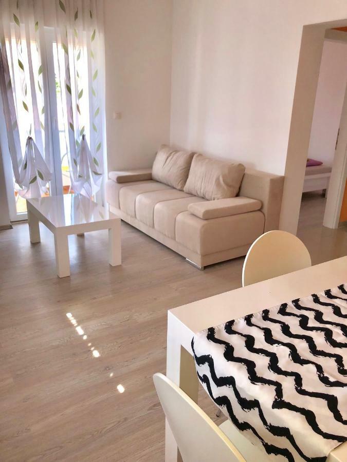 Apartment Brno พูลา ภายนอก รูปภาพ